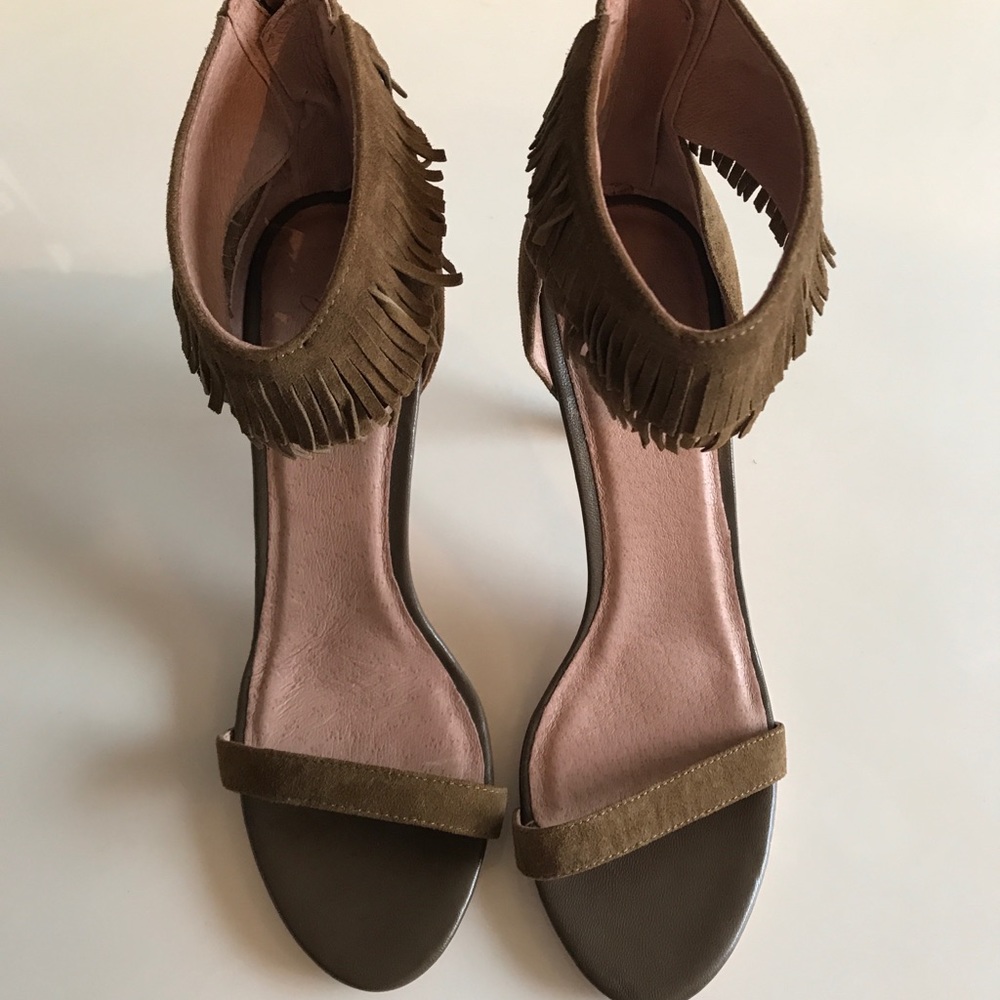 NWOT Joie Alek fringe heel 38.5 - Picture 6 of 7